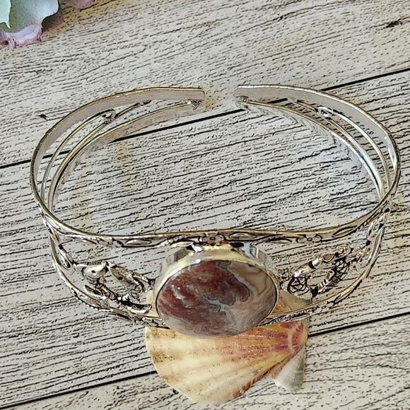 Crimson Tide Red Agate Cuff Bracelet - Bold Elegance in Sterling Silver - Picture 4 of 9